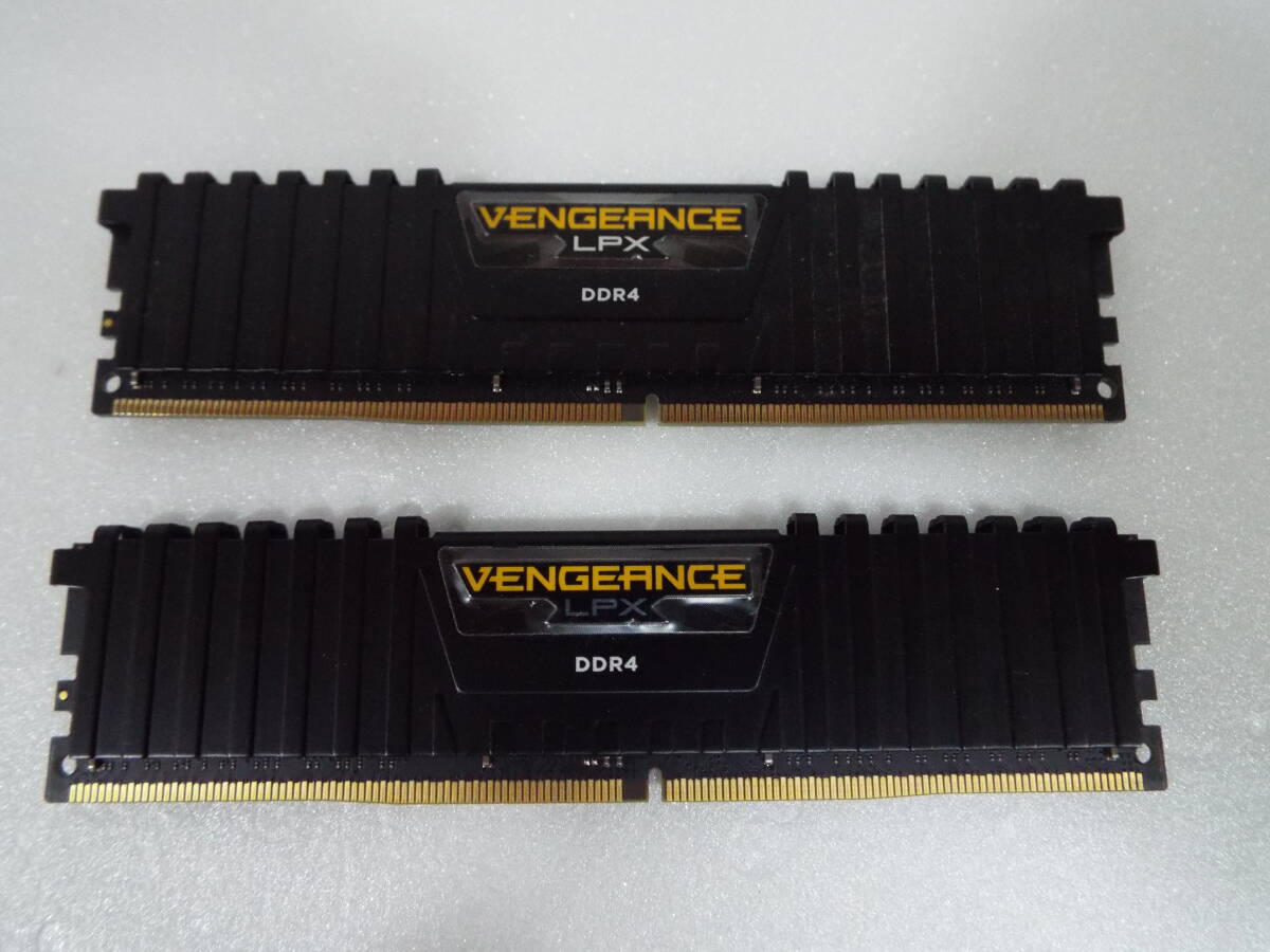 送料無料 Corsair VENGEANCE LPX CMK32GX4M2B3000C15 DDR4 PC4-24000 DDR4-3000 16GB 2枚組 合計 32GB デスクトップ用 PC用 メモリ DIMM_画像1