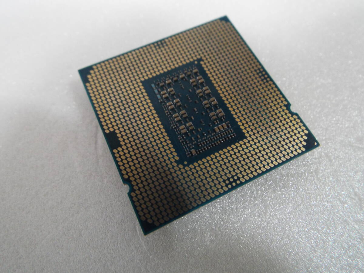 送料無料 ジャンク CPU Core i7-11700 ES CONFIDENTIAL QV1J 1.80GHz LGA1200 の画像2
