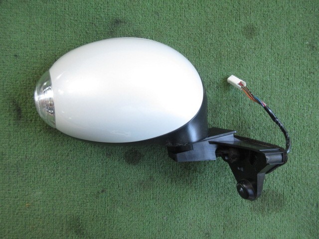 MR Wagon Wit MF22S winker door mirror right 7 pin Z7T pearl white 84701-81J40-Z7T Suzuki H22 year 