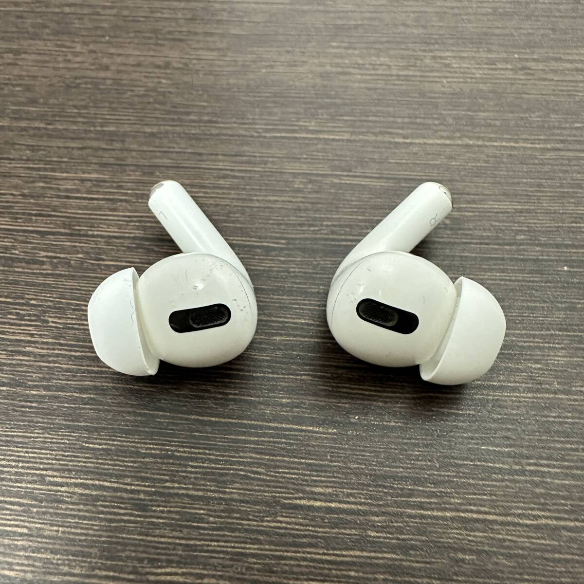 ☆★H1585【訳あり品・送料込み】Apple Airpods PRO A2190 A2083 A2084 第1世代 Apple ID関連付け未解除 AirPods Pro MagSafe 充電ケース_画像5