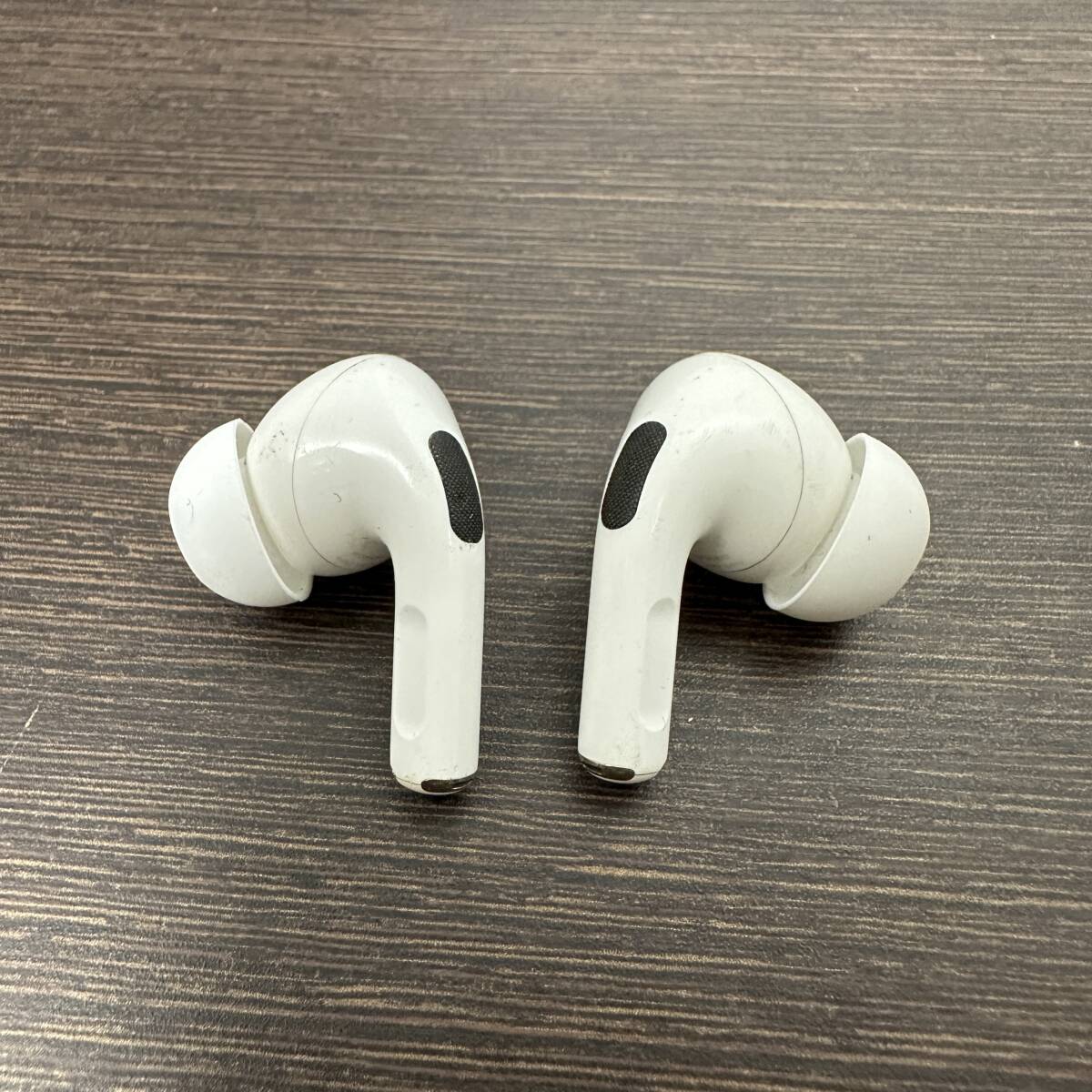 ☆★H1585【訳あり品・送料込み】Apple Airpods PRO A2190 A2083 A2084 第1世代 Apple ID関連付け未解除 AirPods Pro MagSafe 充電ケース_画像6