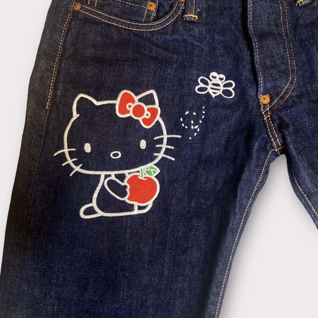 【激レア】EVISU エヴィス エビス ハローキティ キティーちゃん デニム ジーパン サンリオ 濃紺 カモメ リボン 赤耳 ペイント 刺繍 27 M_画像3