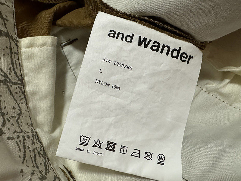 未使用 and wander アンドワンダー ナイロンパンツ カーキ メンズ L 574-2282388の画像5