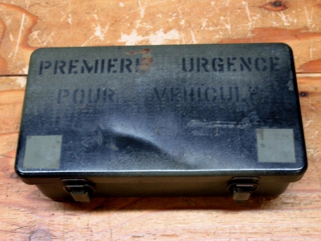 実物 フランス軍 IV/50 救急箱 弾薬箱 ボックス BOX アーモ缶 アンモ缶 ケース スチール ミリタリー 管理6B0307I-D4の画像6