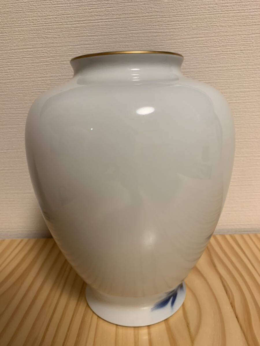 宮内庁御用達 深川製磁 深川製 有田焼 花瓶 花器 花入 牡丹図 共箱付 花入 花生 金彩 染錦 フラワーベース インテリア 壷 木箱 説明書付き_画像4