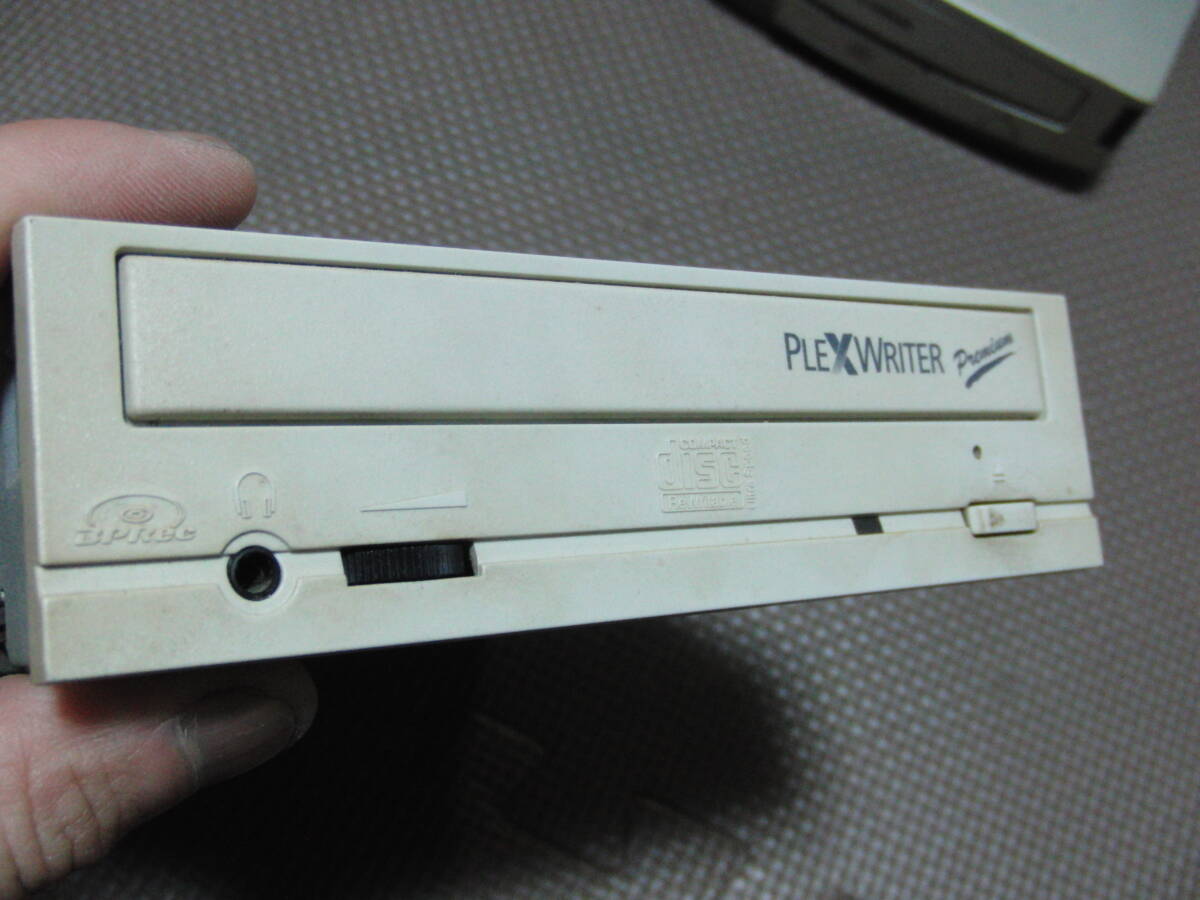 名作CD-RWドライブ三台 PLEXTOR PlexWriter Premium Premium2 名作CD-RWドライブ三台 PLEXTOR PlexWriter Premium Premium2