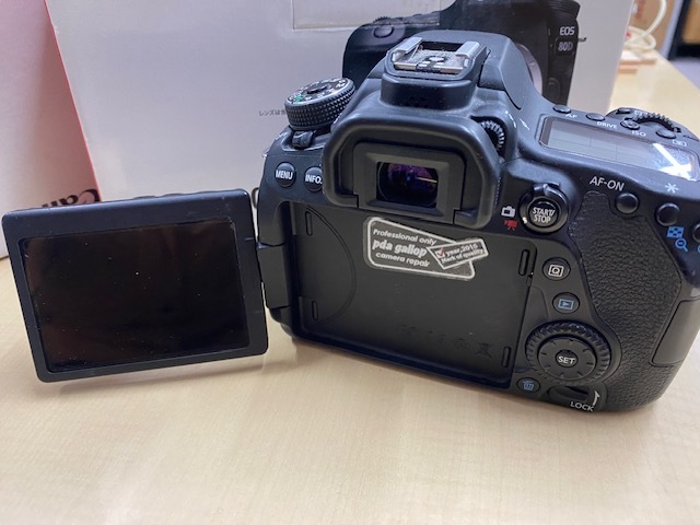  Canon EOS 80D キャノン デジタル一眼レフカメラ ボディ 動作確認済み_画像4