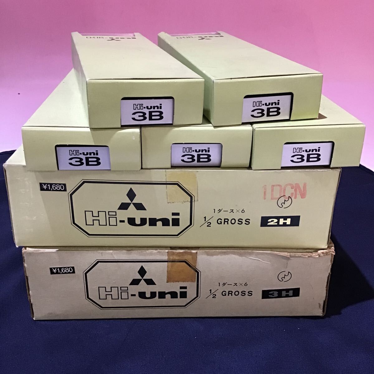 4032797 new goods records out of production Mitsubishi Uni Hi uni pra in the case 17 dozen 204ps.@ unopened Showa Retro that time thing together 