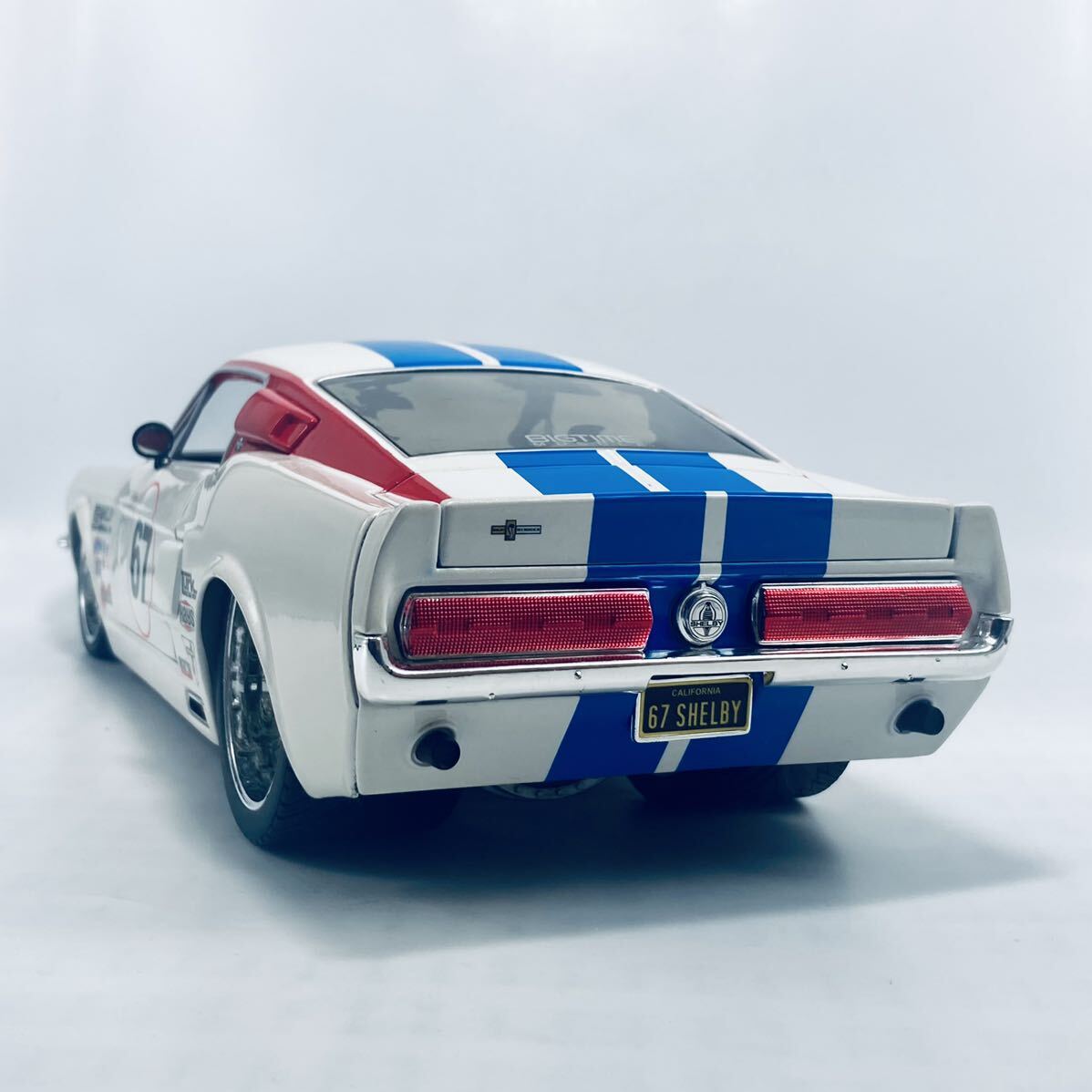 絶版品 希少モデル JADATOYS 1/18 1967年型 FORD MUSTANG マスタング SHELBY シェルビー GT-500KR パールホワイト レーシングストライプ_画像8