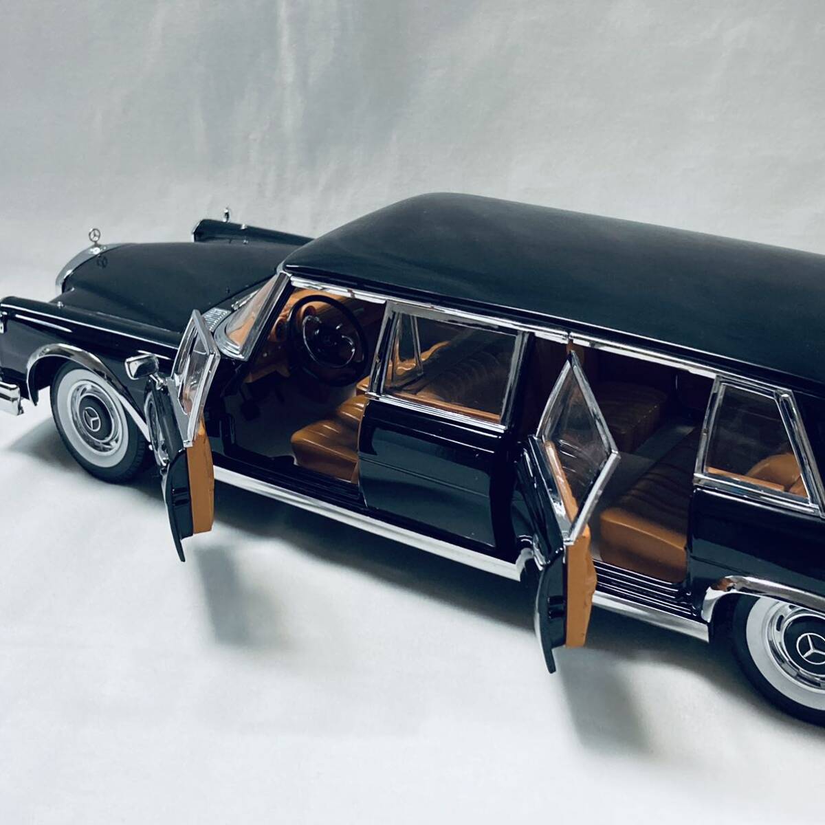 全長34.5cm 絶版品 SUNSTAR サンスター 1/18 1966年式 W100型 Mercedes Benz メルセデスベンツ 600 Pullman プルマン リムジン ブラック_画像5