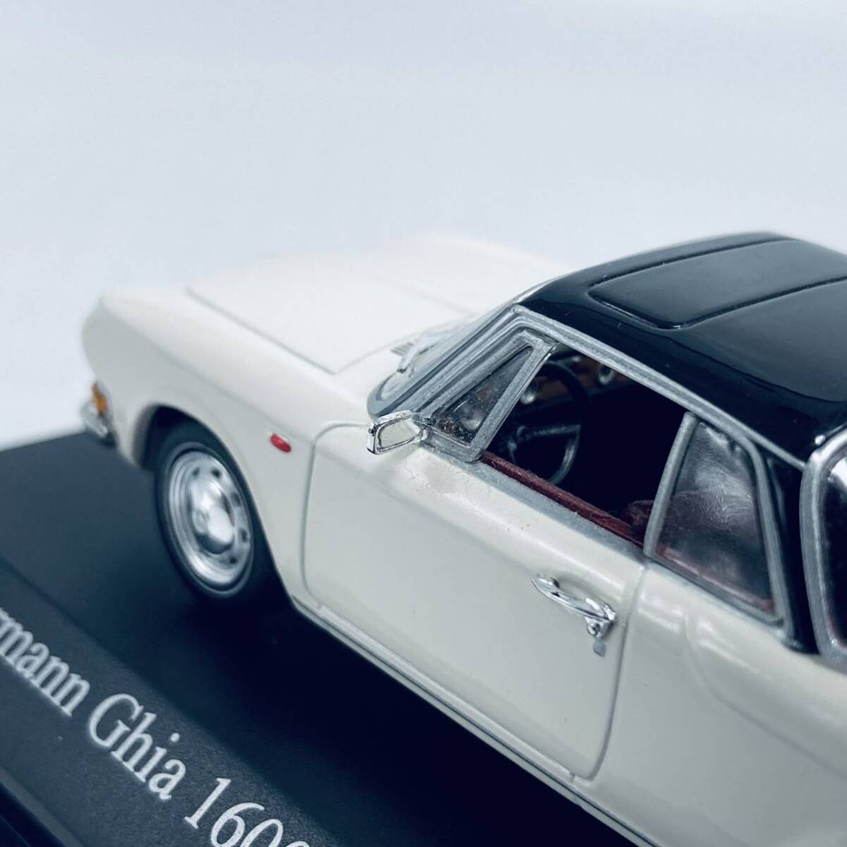 絶版品 希少モデル MINICHAMPS ミニチャンプス 1/43 1966年型 Volkswagen フォルクスワーゲン Karmann Ghia カルマンギア 1600 ホワイト_画像5