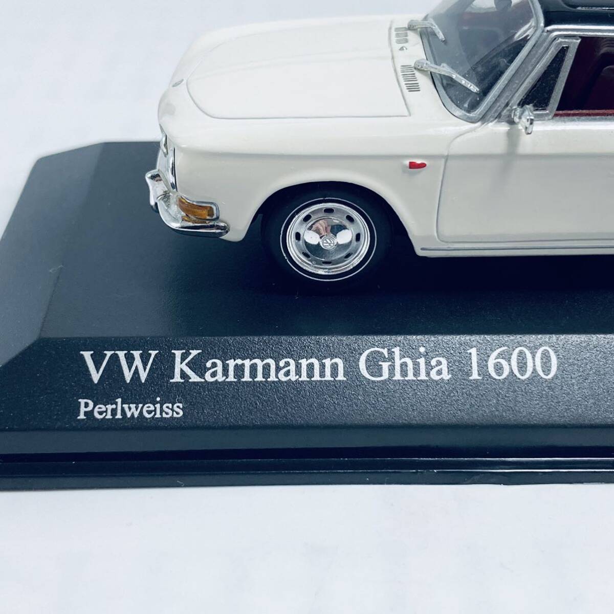 絶版品 希少モデル MINICHAMPS ミニチャンプス 1/43 1966年型 Volkswagen フォルクスワーゲン Karmann Ghia カルマンギア 1600 ホワイト_画像9