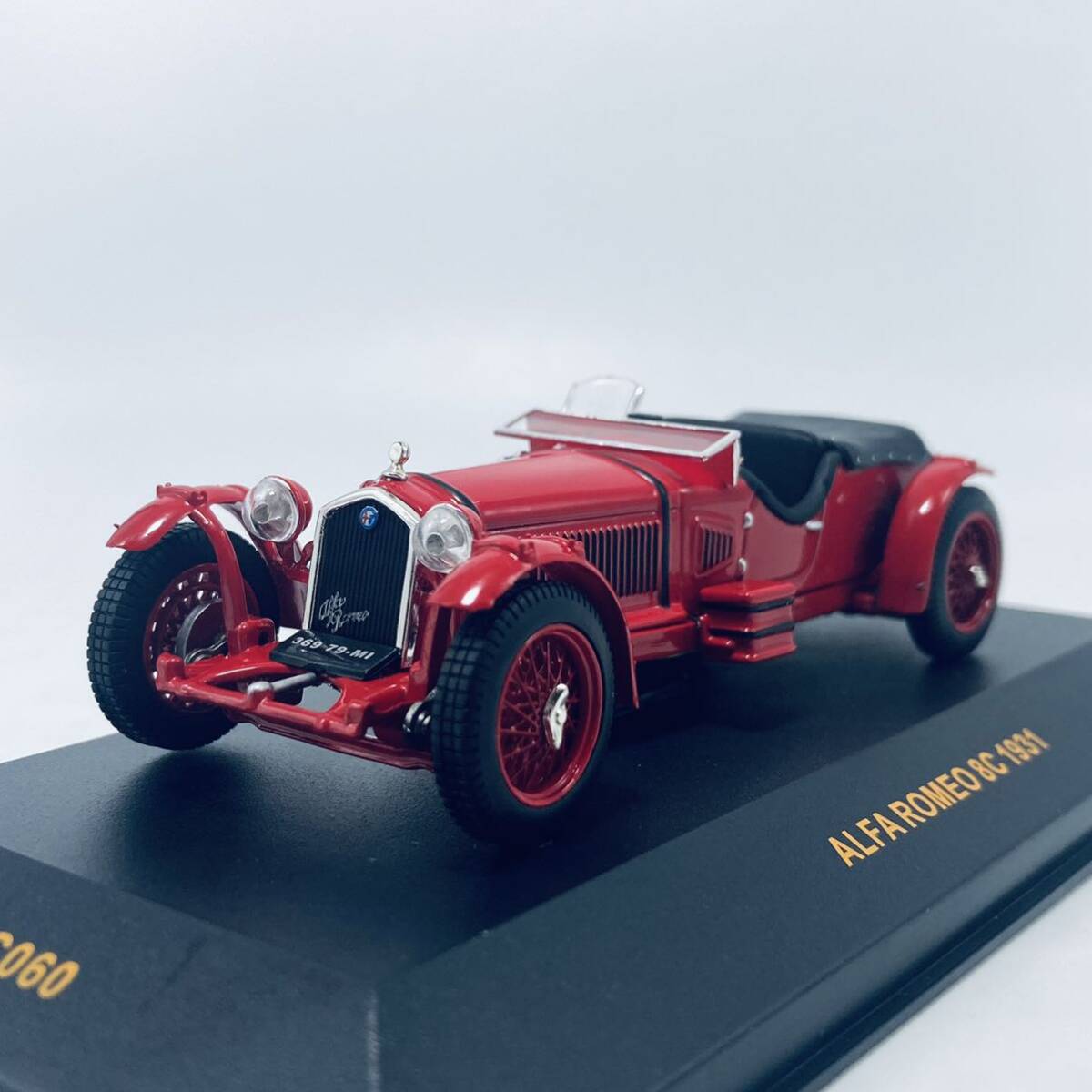 ixo イクソ CLASSIC 1/43 1931年型 ALFA ROMEO アルファロメオ 8C TIPO:B P3 ヴィットリオ・ヤーノ_画像1