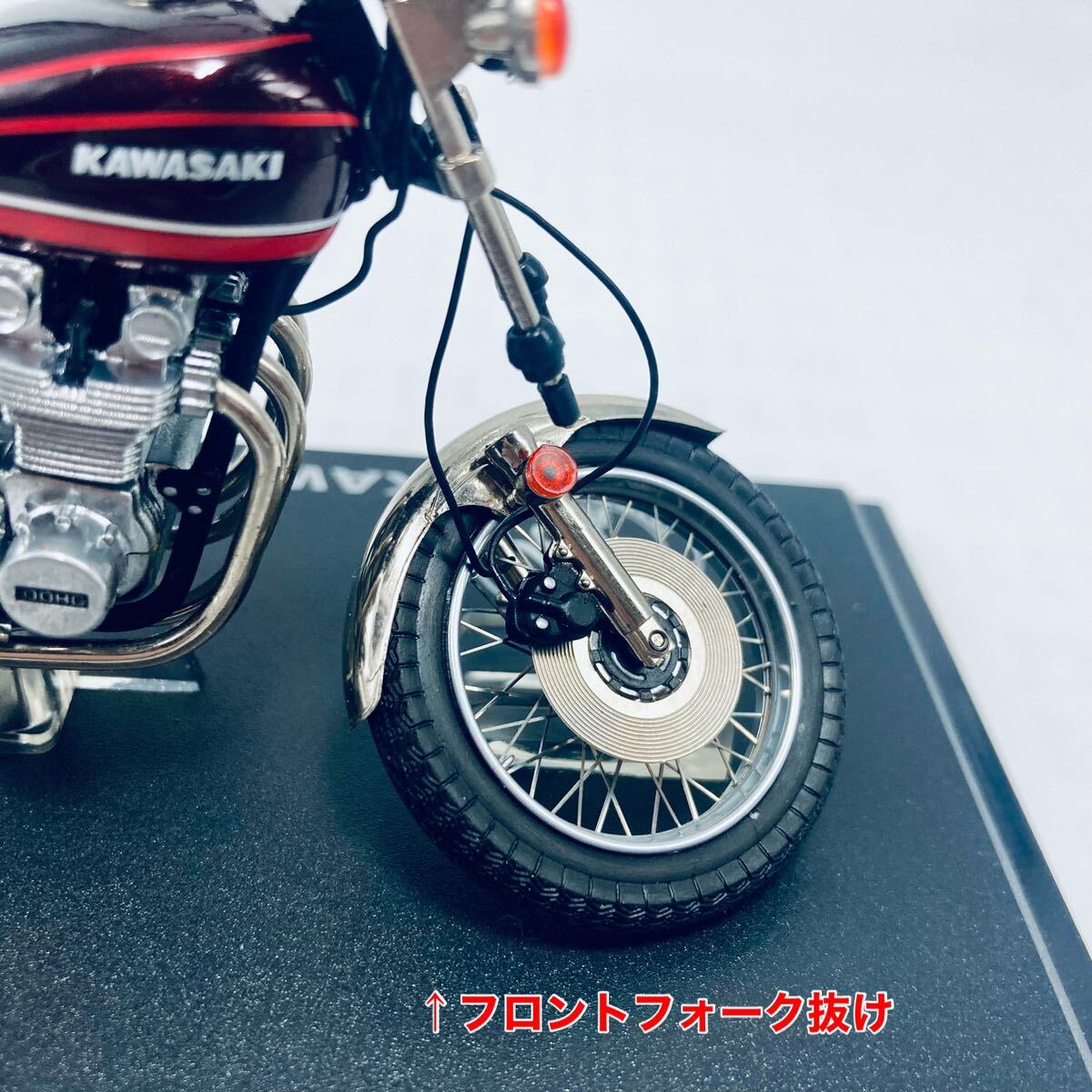 訳あり マルサン 鉄馬プロジェクト 1/18 KAWASAKI カワサキ 900 SUPER FOUR Z1 レッドストライプ _画像6