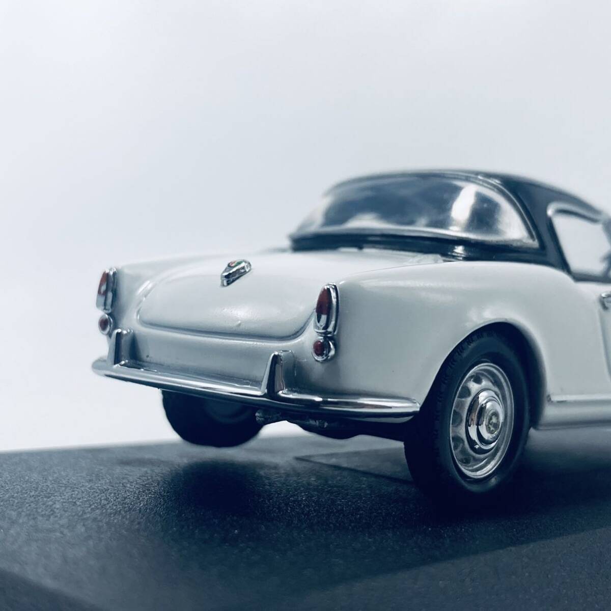 外箱無し ビンテージ物 C.D.C DETAIL CARS 1/43 ALFA ROMEO GIULIETTA DA CORSA アルファロメオ ジュリエッタ ダ コルサ ホワイト_画像8