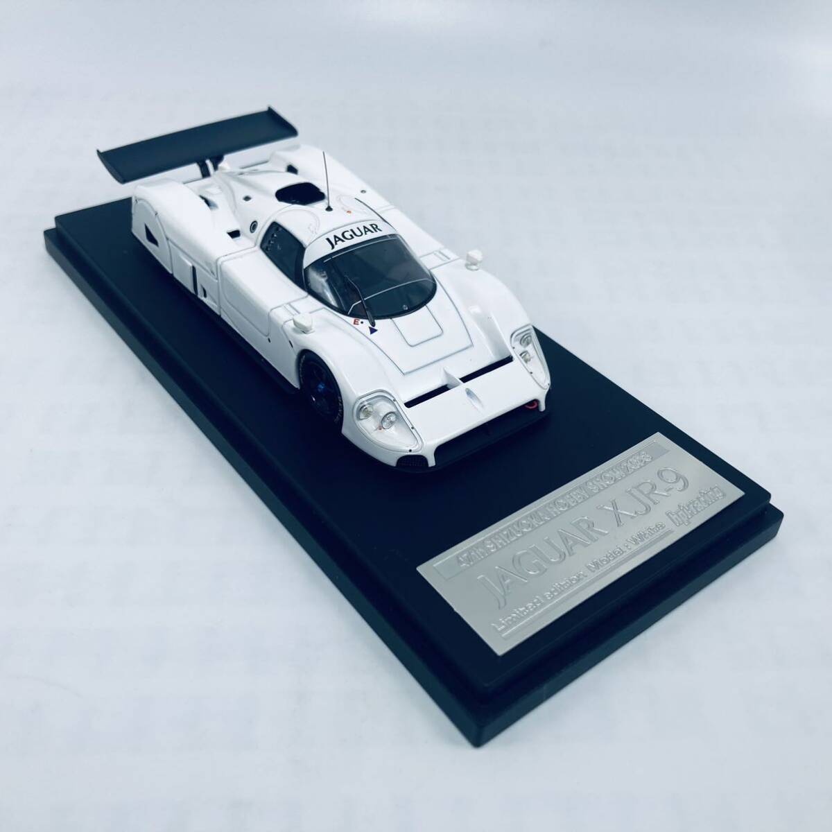 外箱無し 絶版品 希少モデル hpi・racing 1/43スケール JAGUAR XJR-9 PLAIN COLOR VERSION リアカウル開閉モデル ホワイトの画像5