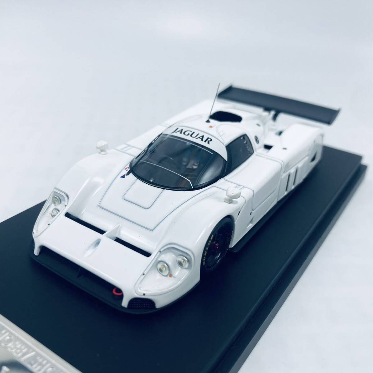 外箱無し 絶版品 希少モデル hpi・racing 1/43スケール JAGUAR XJR-9 PLAIN COLOR VERSION リアカウル開閉モデル ホワイトの画像3