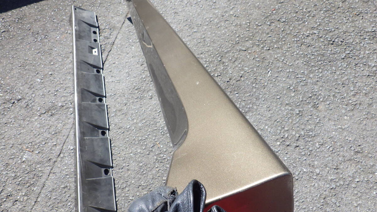 再塗装品　トヨタ　bB20　QNC20　21　25　サイドスポイラー　サイドステップ　左右　色：ゴールド　カラーNO不明　管K0330-1_画像3