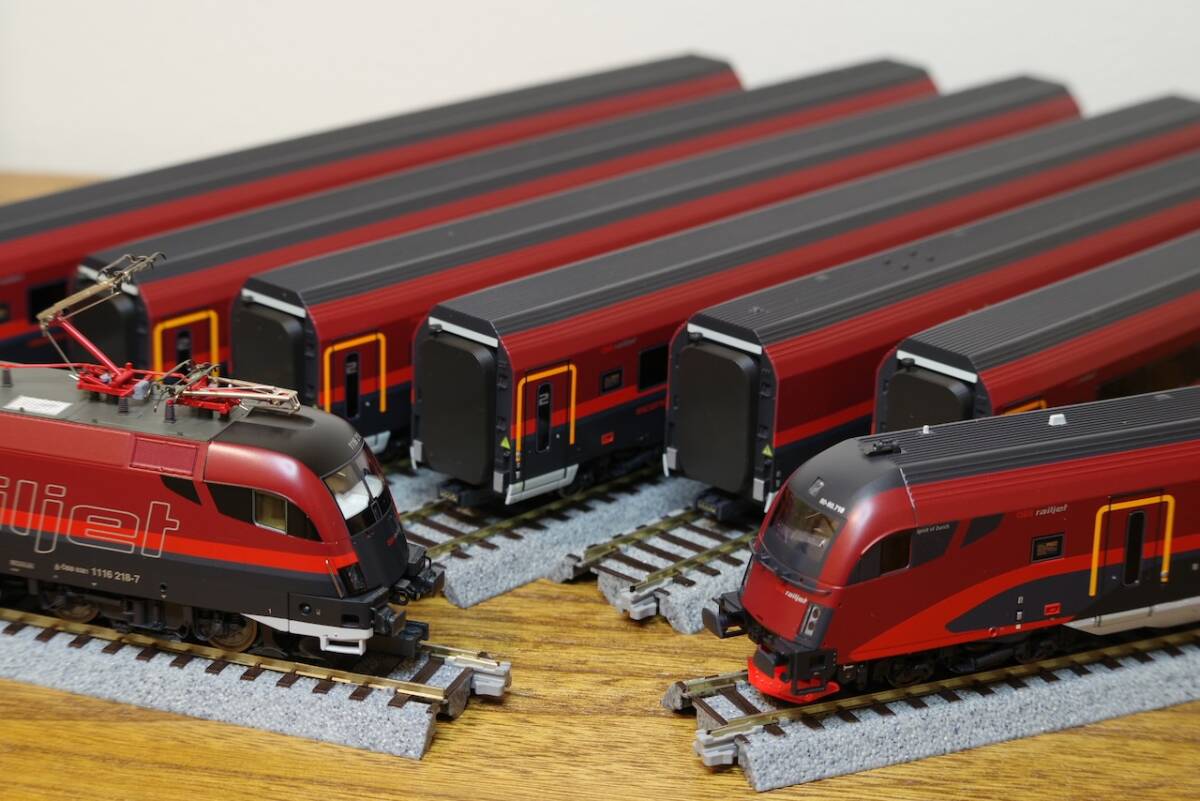 Yahoo!オークション - Roco Railjet 8両セット DCCサウンド付 Yahoo!オークション - Roco Railjet 8両セット DCCサウンド付