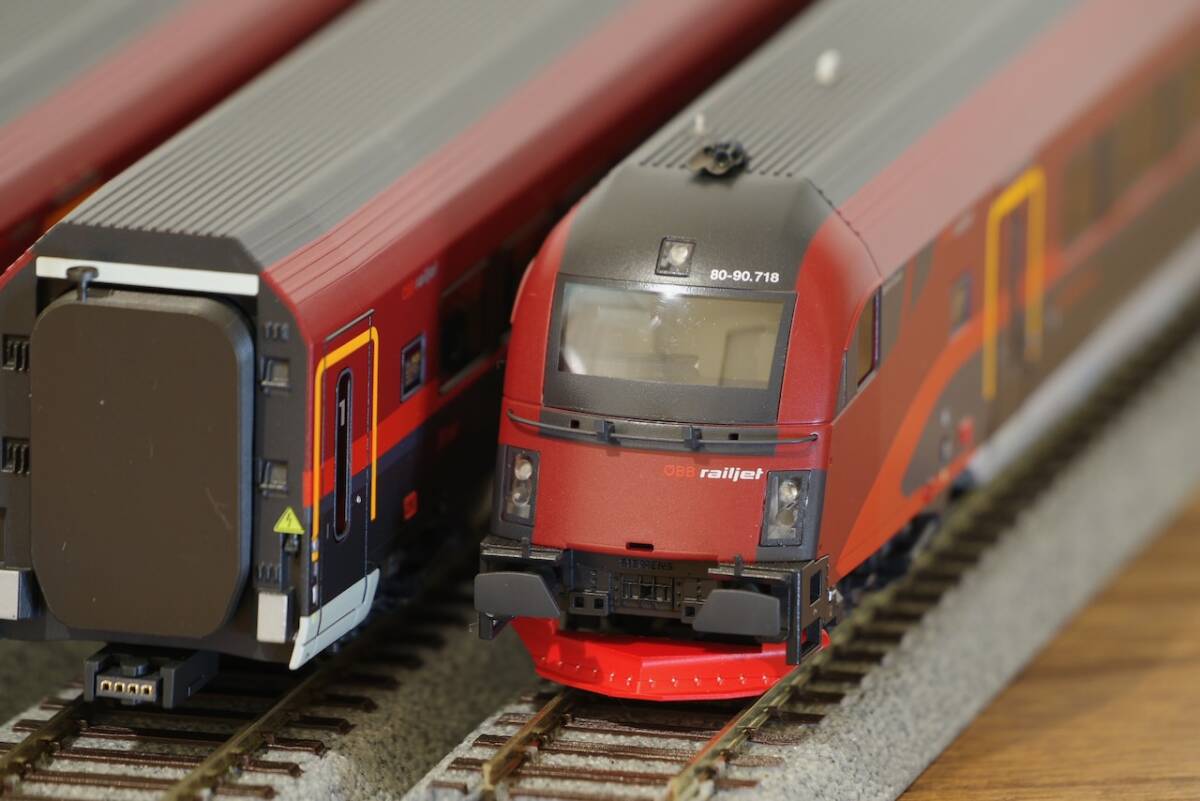 Yahoo!オークション - Roco Railjet 8両セット DCCサウンド付 Yahoo!オークション - Roco Railjet 8両セット DCCサウンド付