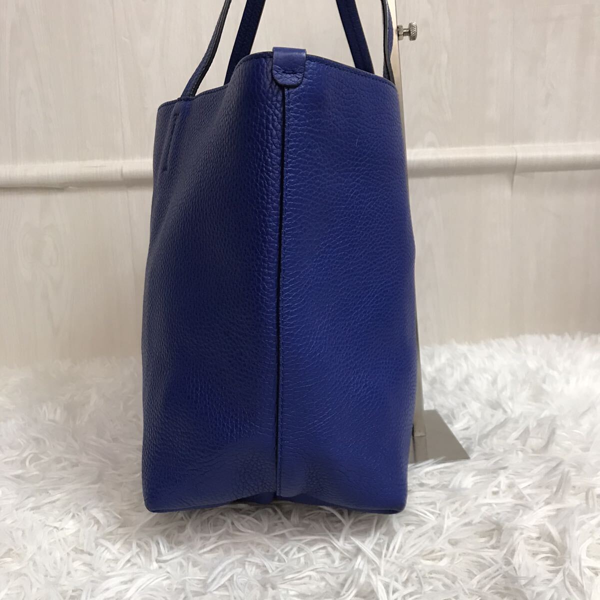 極美品/大容量●フェラガモ Salvatore Ferragamo トートバッグ 肩掛け ガンチーニ金具 メンズ ビジネス A4 希少色 青 ブルー レザー 本革_画像5