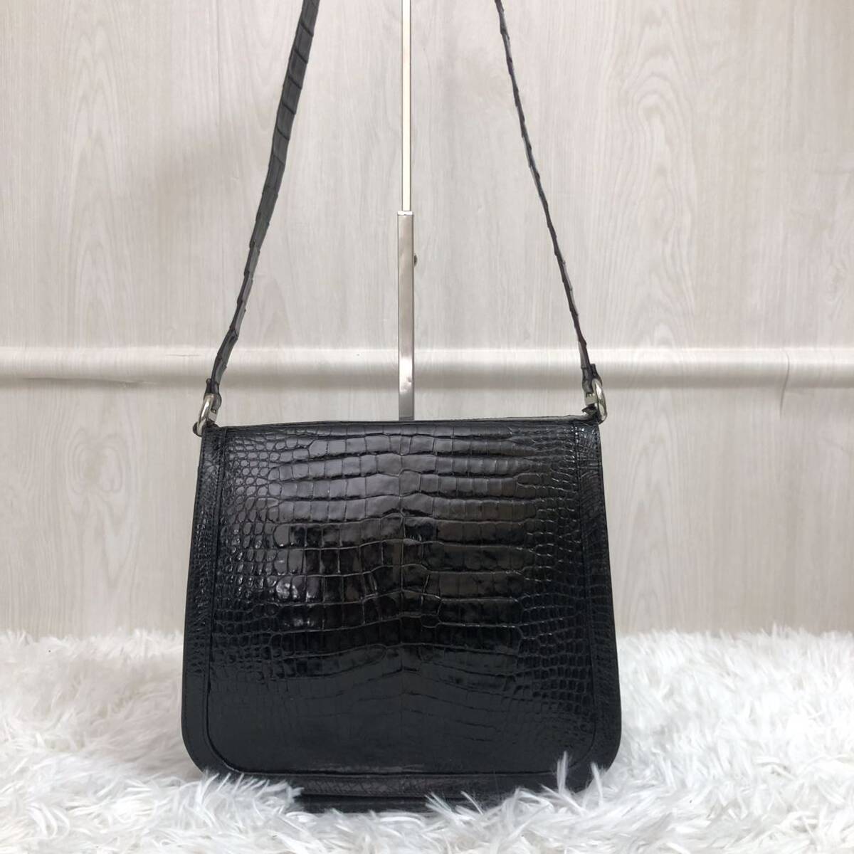 極美品/クロコダイル●クリスチャン ディオール Christian Dior ショルダーバッグ ハンドバッグ ワニ革 レザー シルバー金具 黒 ブラック_画像3