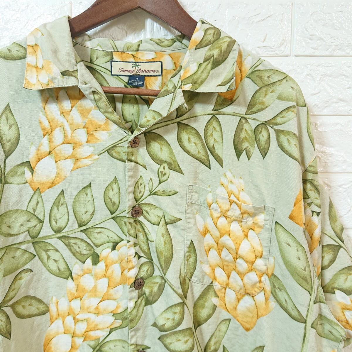 【高級】Tommy Bahama トミーバハマ ボタニカル柄 植物柄 ココナッツボタン シルク アロハシャツ Mサイズ botanical pattern silk alohaの画像1