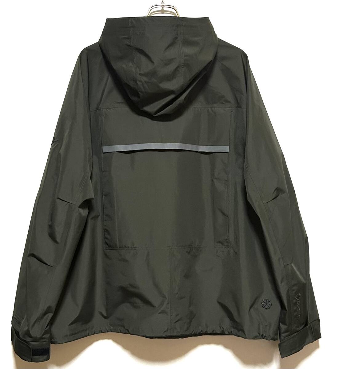 【美品】NIKE NSW TP SFADV GORE-TEX HOODIE（L）ナイキ ゴアテックス マウンテン パーカー フーディ ジャケット フィッシング SST_画像2