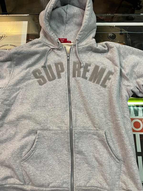 supreme パーカー　　アーチロゴ　サーマル　サイズXL_画像1