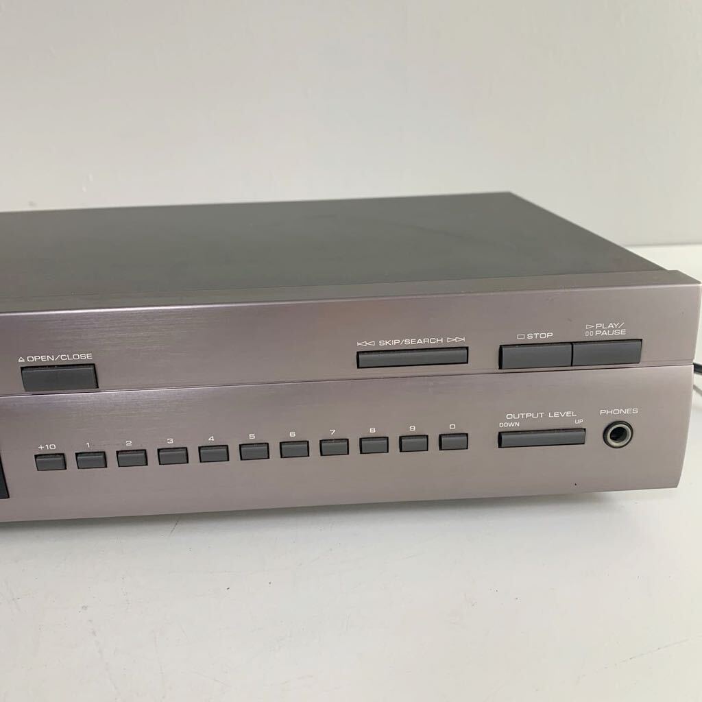 YAMAHA ヤマハ CDX-480 CDプレーヤー CDデッキ NATURAL SOUND COMPACT DISC PLAYER オーディオ 音響機器 通電確認済み ジャンク_画像3