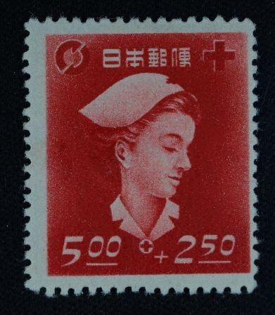 ☆コレクターの出品 『赤十字・共同募金 看護婦』５円 ＮＨ美品 16-63_画像1