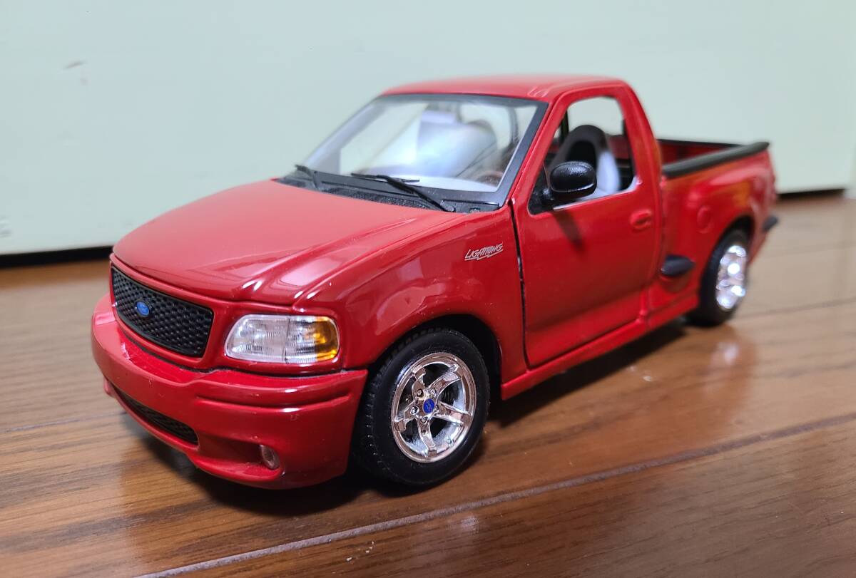 ★1/18 Maisto(マイスト) FORD F150 SVT Lightning ピックアップトラック ミニカー ダイキャスト 1:18 フォード/オートアート,京商★_画像1