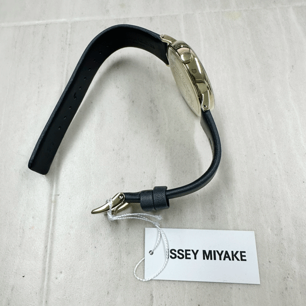 【未使用・長期在庫処分品・73061-1】　ISSEY MIYAKE/イッセイミヤケ　腕時計　NYAJ706　クォーツ　39mm　岩崎一郎デザイン_画像5