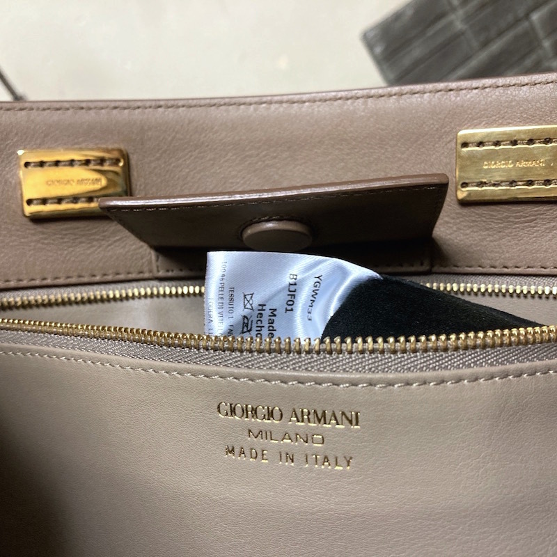 115Y240315J 未使用級 超美品 GIORGIO ARMANI ジョルジオアルマーニ メンズ トートバッグ ビジネスバッグ 検 リュック ショルダー レザー_画像9