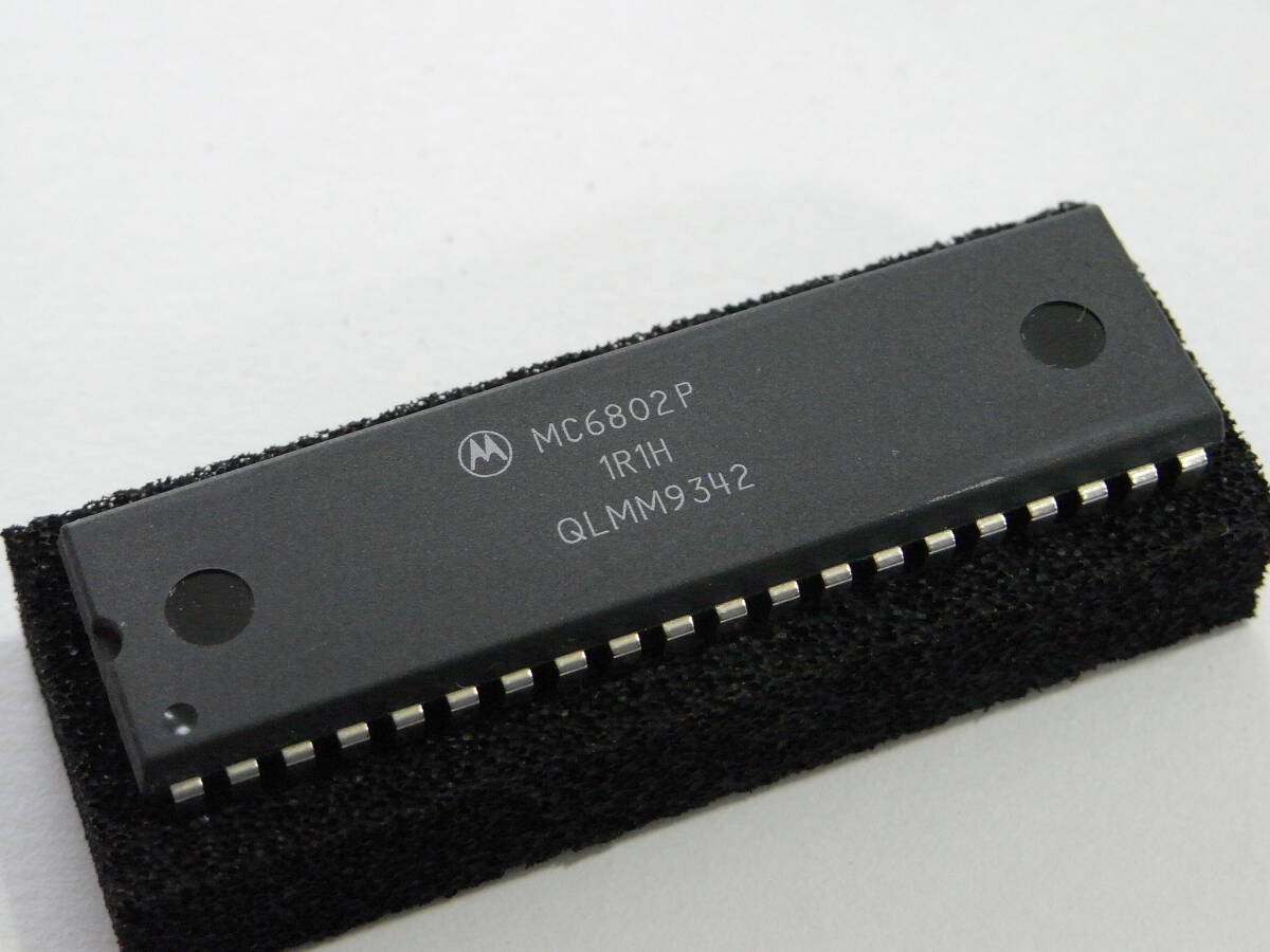 ★MOTOROLA社製 Microprocessor MC6802P 未使用品 A-291 ★の画像1