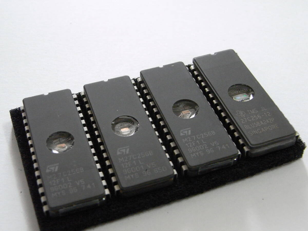 ★ FUJITSU. STマイクロ. Texas. EPROM . 27C512. 27C256. ８個セット美品 詳細は下記（消去確認済み) A-308★の画像2