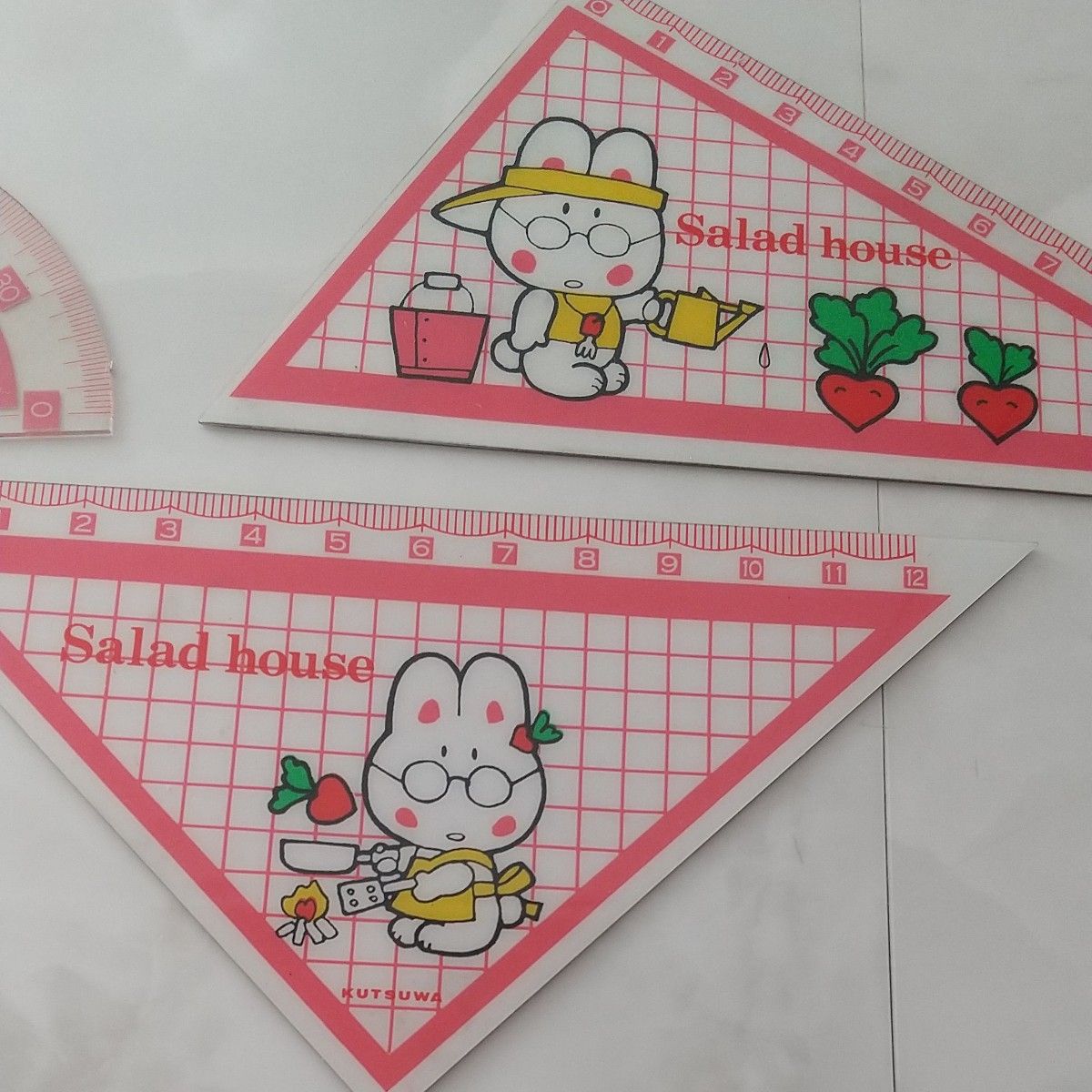 三角定規と分度器セット  レトロ   KUTSUWA Salad house  メガネウサギ  赤カブ