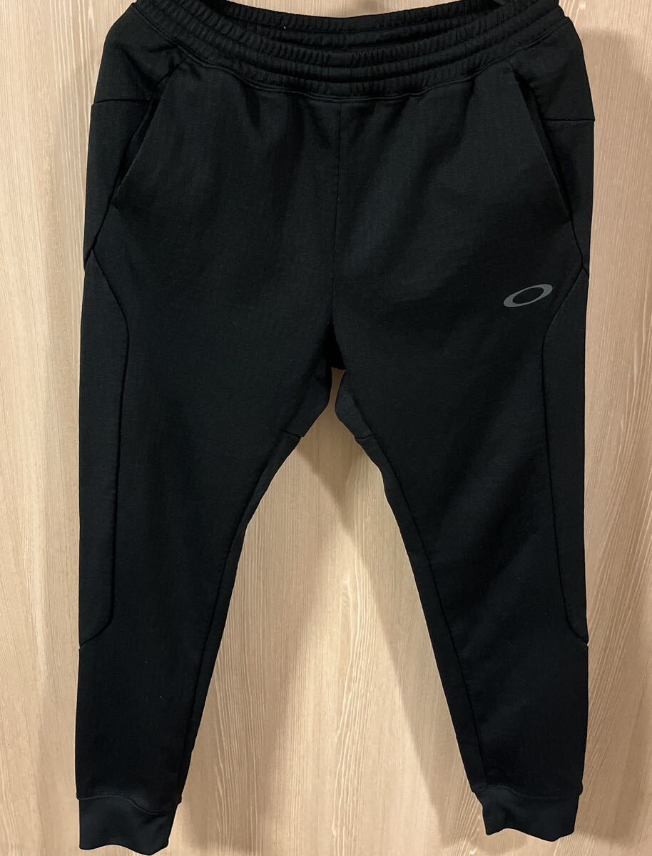 ◆オススメ◆ OAKLEYスウェットロングパンツ Enhance Technical Fleece Pants.Grid 7.3 422342JP ブラック　サイズL_画像1