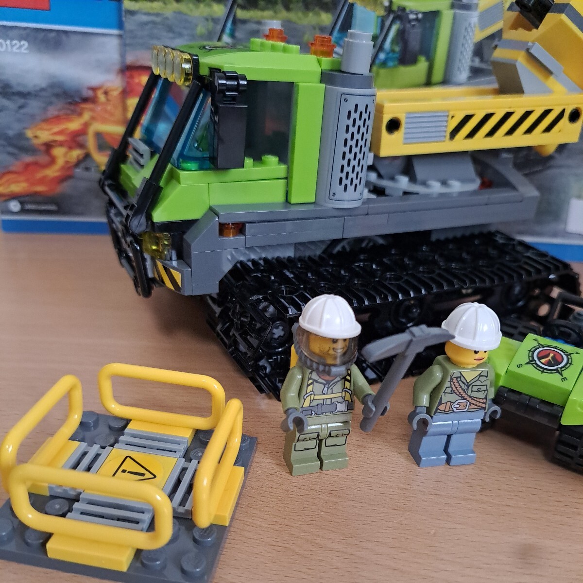 LEGO レゴ 60122 シティ 火山調査用クローラー 働く車の画像2