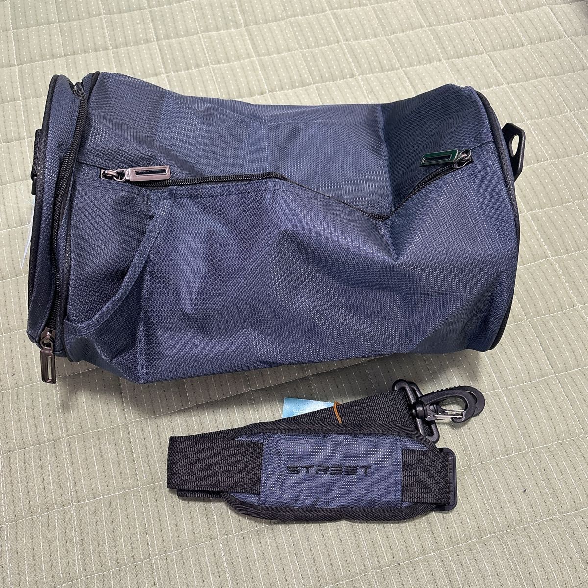 新品・未使用品メンズジムバッグ 大容量 軽量 防水 多機能 Sサイズ ショルダーバッグ バッグ ショルダー