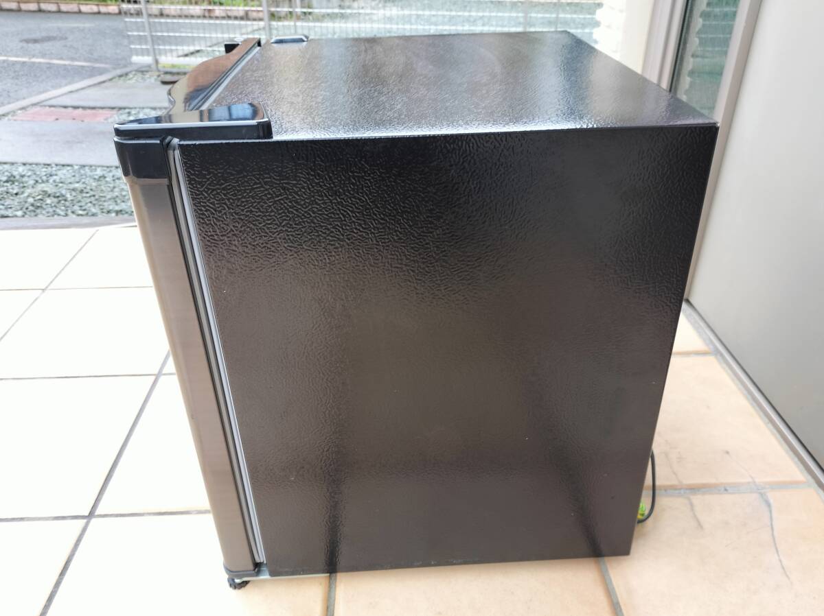 maxzen 46L 1ドア冷蔵庫 JR046ML01GM ガンメタリック(黒) 2020年製 完動美品 ワンオーナー 付属品・取扱説明書有の画像3