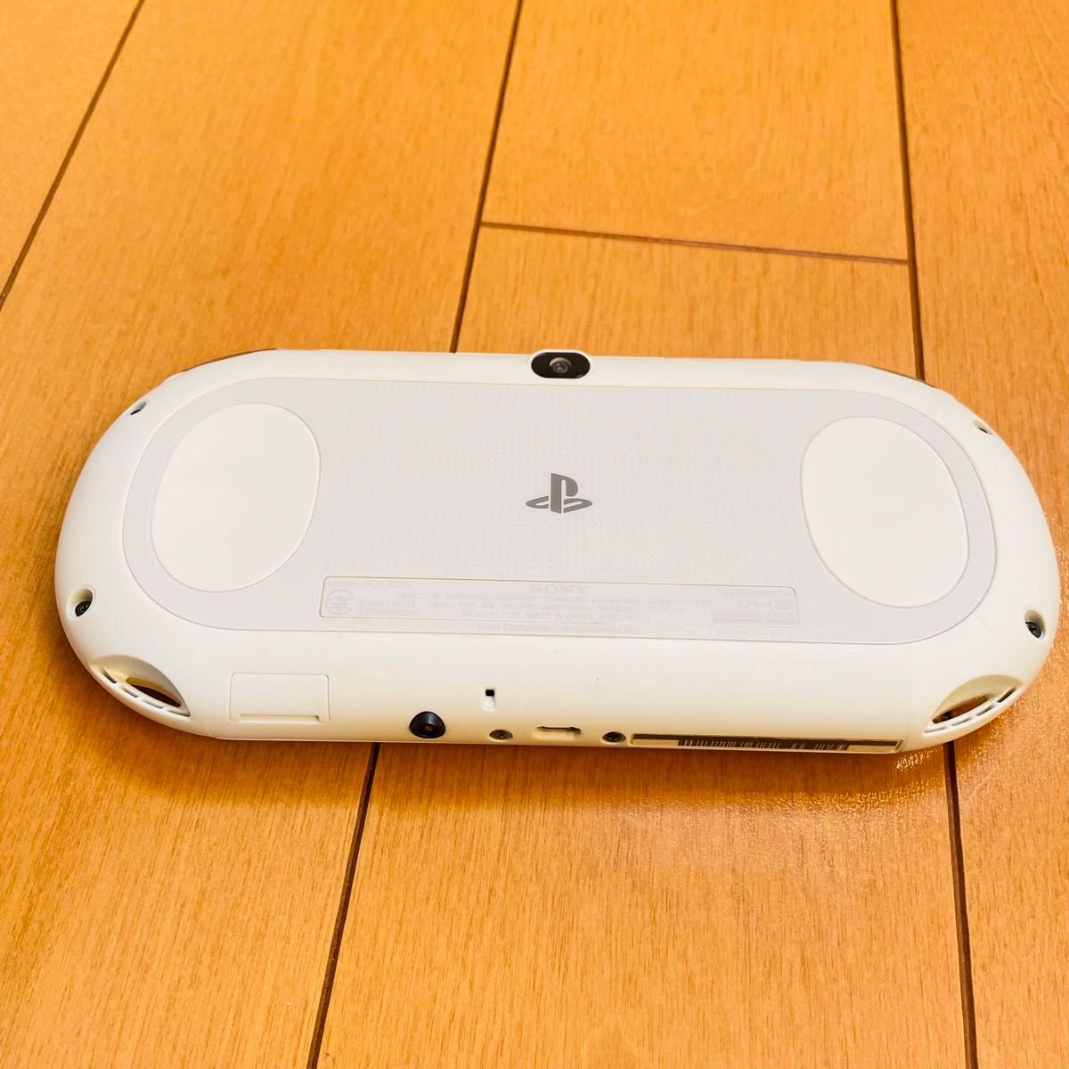 【新品同様品】PlayStationVita PCH-2000 ZA22_画像5