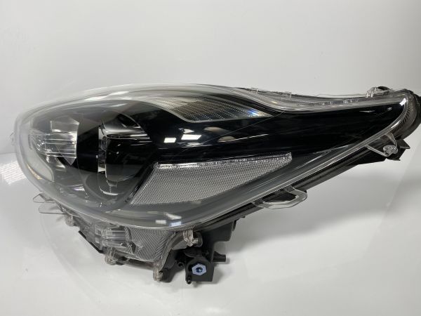 極美品/破損キズなし アクア NHP10 後期 純正 左ヘッドライト 左ライト LH LED 81106-52M40 52-315 打刻H 管理20650_画像3