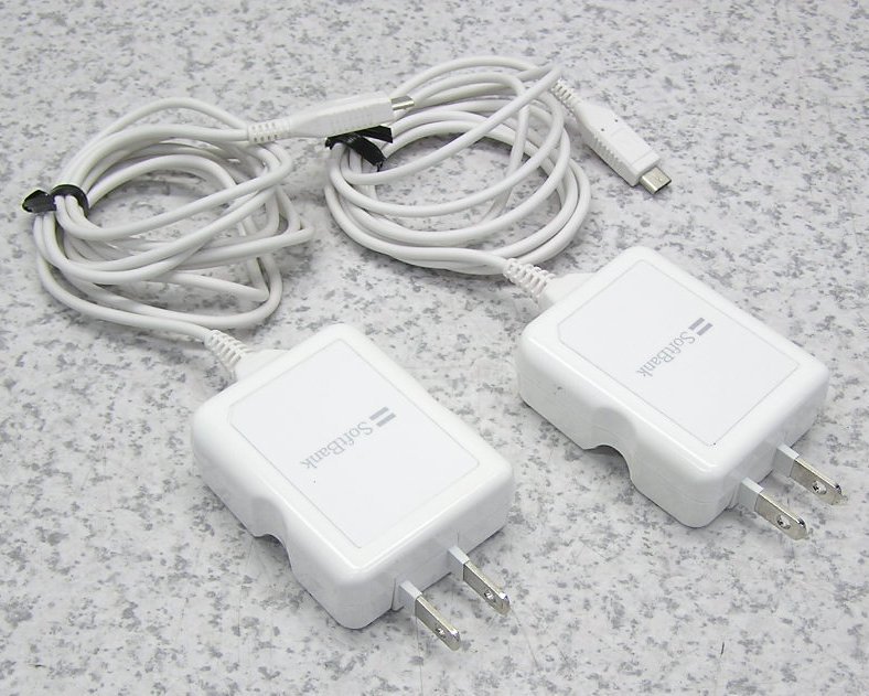 ■2セット入荷 SoftBank/ソフトバンク SB-AC13-HDMU/WH スマートフォン用 microUSB充電ACアダプタ microUSB(Bタイプ） 2個セット 送料無料_画像1