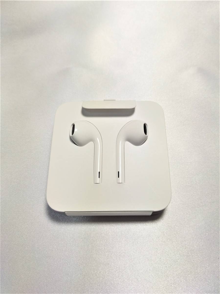 【送料無料 未使用に近い】 apple ライトニングイヤホン アップル純正 EarPods with Lightning Connector