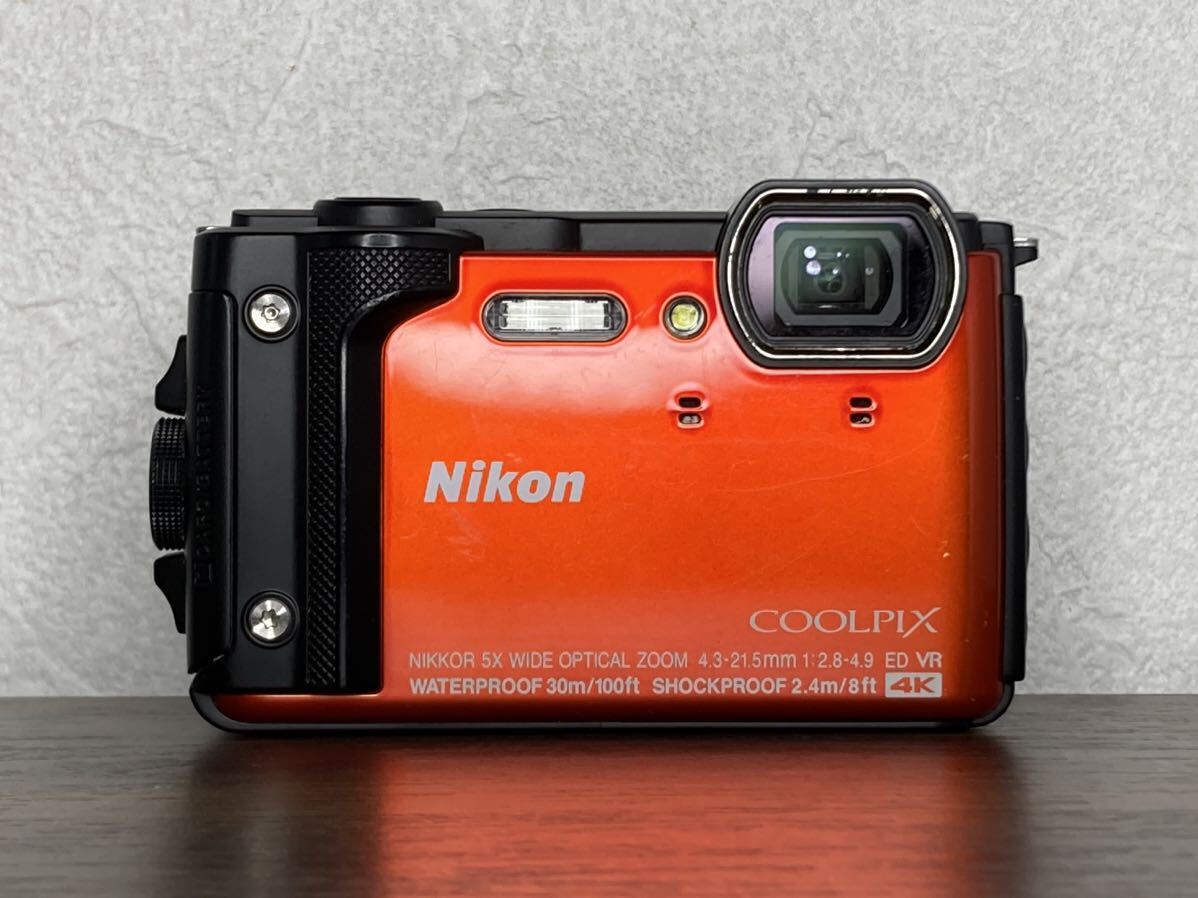 Y303 ニコン Nikon COOLPIX W300 Wi-Fi 4K 防水 コンパクトデジタルカメラ コンデジ WATERPROOF 30m/100ft SHOCKPROOF 2.4m/8ft_画像1