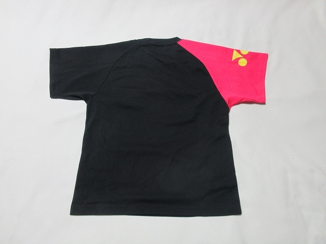O-52★YONEX(ヨネックス)♪黒x赤x白/半袖Tシャツ(SS)★_画像3