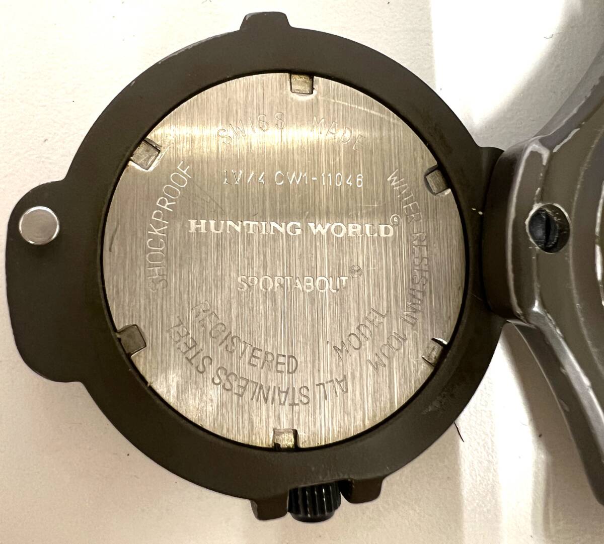 i805SK　HUNTING WORLD ハンティングワールド 腕時計 純正ベルト コンパス 方位磁石　クオーツ デイト アナログ 3針 SWISS※動作未確認_画像10