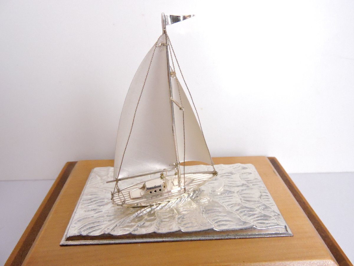 銀製 シルバー 置物 オブジェ ヨット 帆船モチーフ インテリア ガラスケース入り_画像2