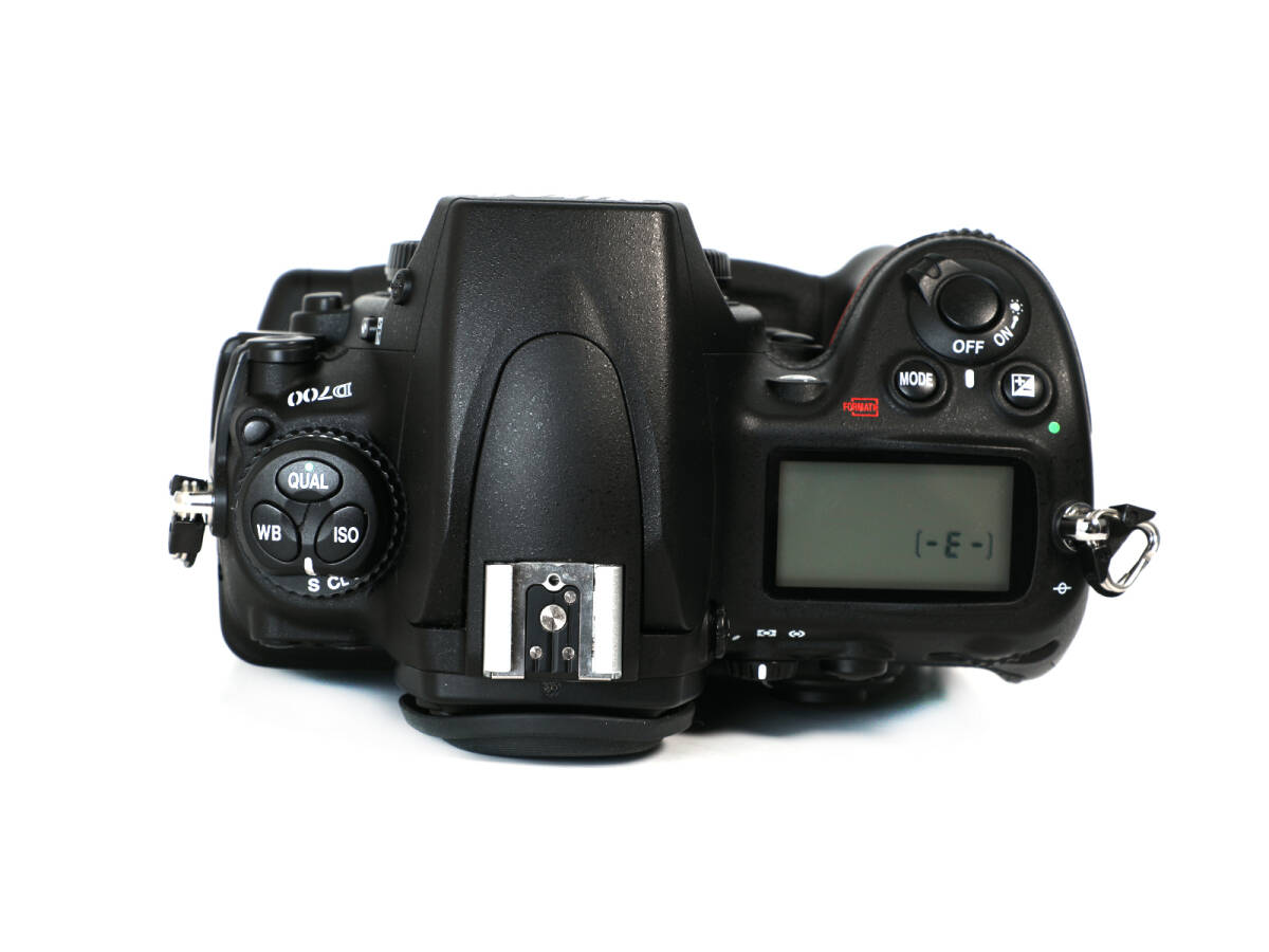 NIKON D700 MB-D10